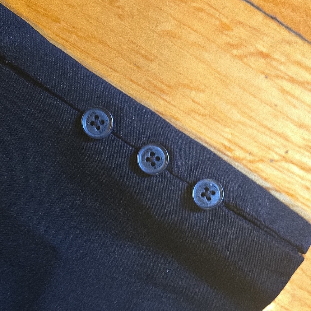 Chico's Black Capris Size 14 - Picture 6 of 6